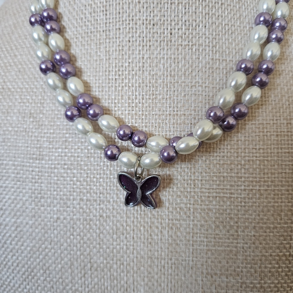 Elegant Pearl and Purple Beaded Necklace with Butterfly Pendant Stretchy Toggle - Picture 2 of 3